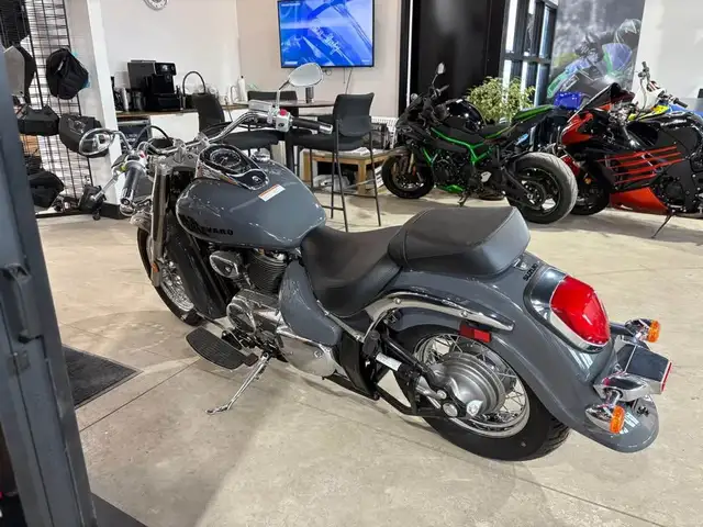 2023 Suzuki Boulevard C50 - Solid Iron Gray in Street, Cruisers & Choppers in Markham / York Region - Image 7