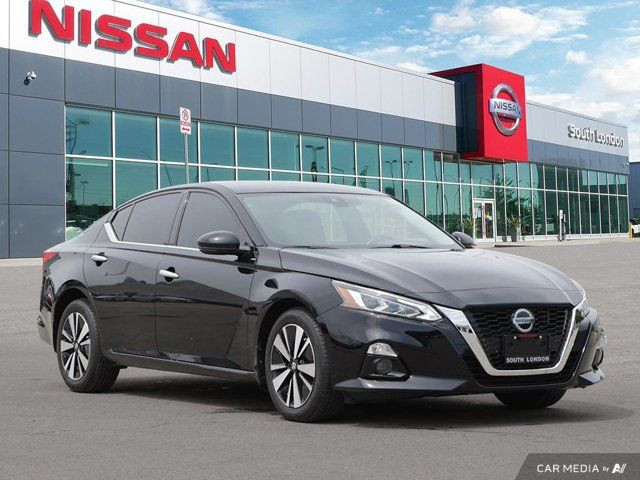 2020 Nissan Altima 2.5 SV in Cars & Trucks in London