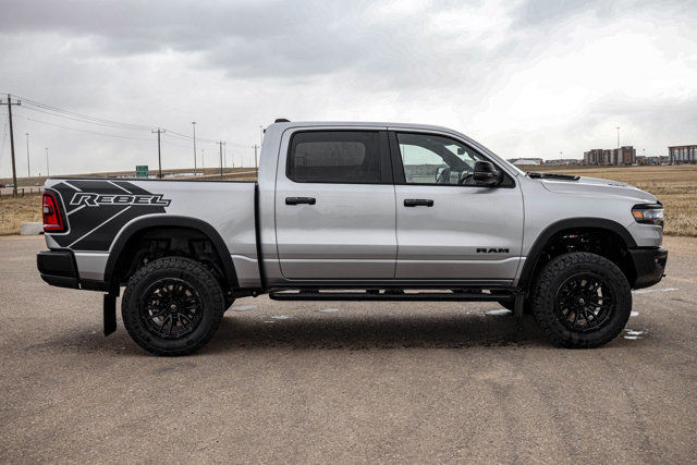 2025 Ram 1500 LIFTED LEATHER LOADED REBEL CREWCAB 4X4 SUNROOF in Cars & Trucks in Strathcona County - Image 4