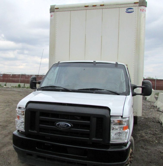2021 Ford E450 in Cars & Trucks in Calgary - Image 2