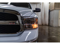 **ONE OWNER - ACCIDENT FREE** 8,885 KM This 2022 Ram 1500 Classic 4x4 Reg Cab SLT Longbox is powered... (image 5)