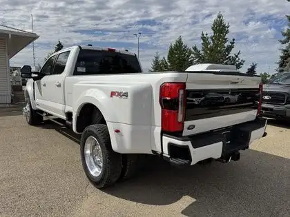 2025 Ford F-450 SUPER DUTY PLATINUM DRW w/FX4, PRO PWR, MNRF & M in Cars & Trucks in Edmonton - Image 6