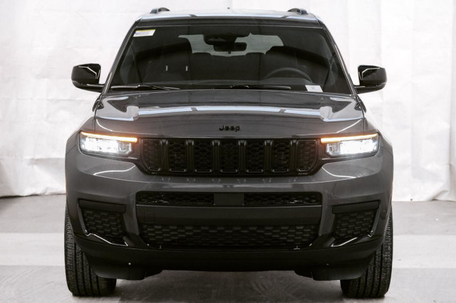 2022 Jeep Grand Cherokee L Altitude in Cars & Trucks in Red Deer - Image 2