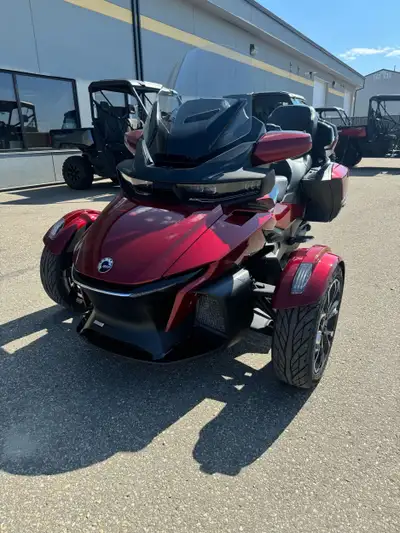 2020 Can-Am Spyder RT Limited with 47,400km. Unit is in great shape! Call Dealer for details! *** FI...