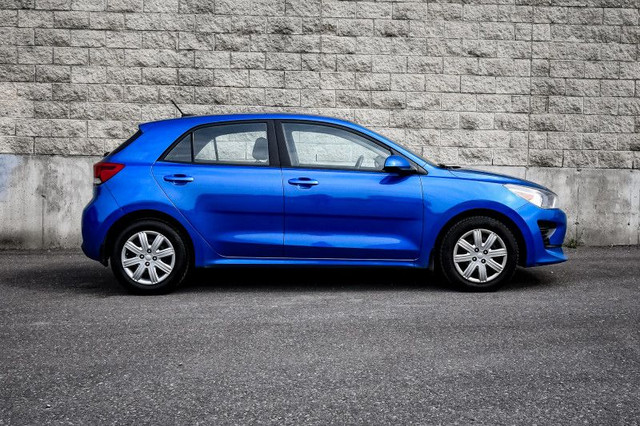 2022 Kia Rio 5-door LX+ • HEATED SEATS • REAR CAM • CP/AA in Cars & Trucks in Cornwall - Image 2