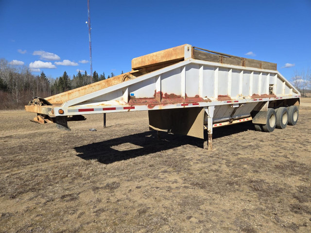 1993 Decap Tri-Axle Clam Bottom Dump Trailer in Heavy Equipment in Kamloops