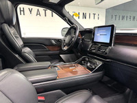 The 2018 Lincoln Navigator Reserve is powered by a 3.5L twin turbo premium unleaded V6 engine and fe... (image 5)
