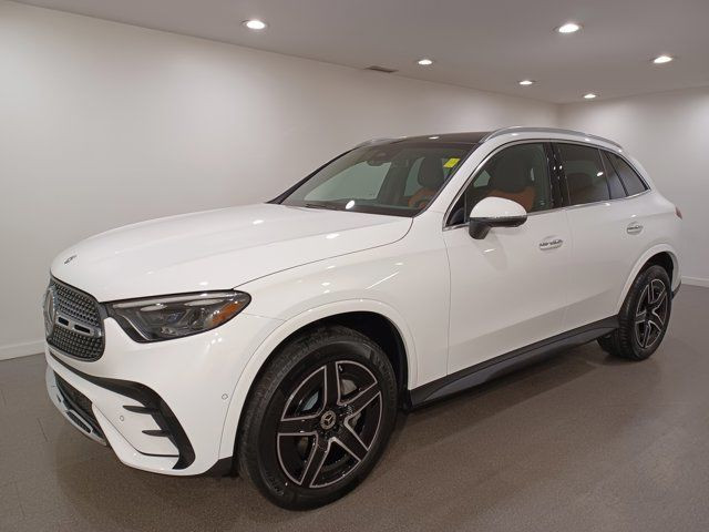 2025 Mercedes-Benz GLC GLC 300 in Cars & Trucks in Regina - Image 2