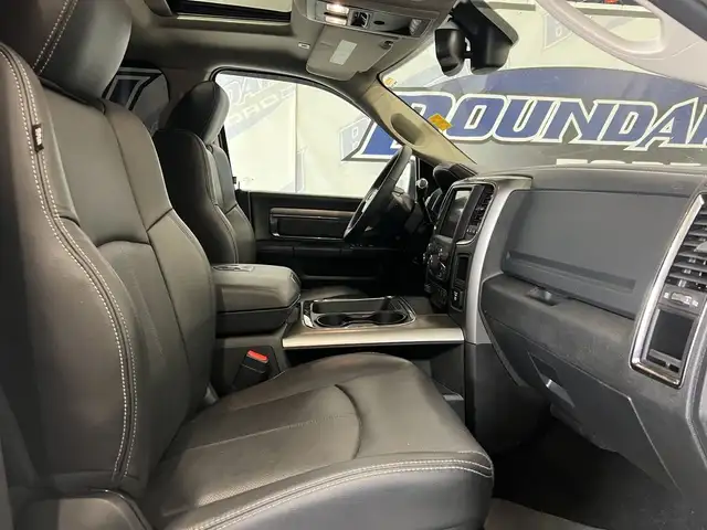 2018 Ram 2500 LARAMIE 6.7 DSL 4X4 | LIFT | FUEL RIMS | LOW KMS! dans Autos et camions dans Lloydminster - Image 35