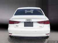 L'Audi A3 2.0T Progressiv AWD 2018 se distingue comme une berline compacte premium alliant performan... (image 5)