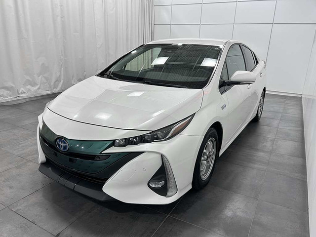 2017 Toyota Prius Prime SIEGES CHAUFFANTS - BLUETOOTH in Cars & Trucks in Québec City - Image 3