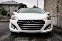 Low Mileage, Leather Seats, Navigation, Sunroof, Rear View Camera, Bluetooth! 6 LOCATIONS KINGSTON -... (image 3)