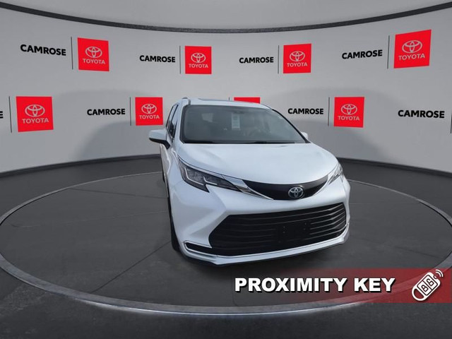 2022 Toyota Sienna LE 8-Passenger - Heated Seats in Cars & Trucks in Edmonton - Image 3