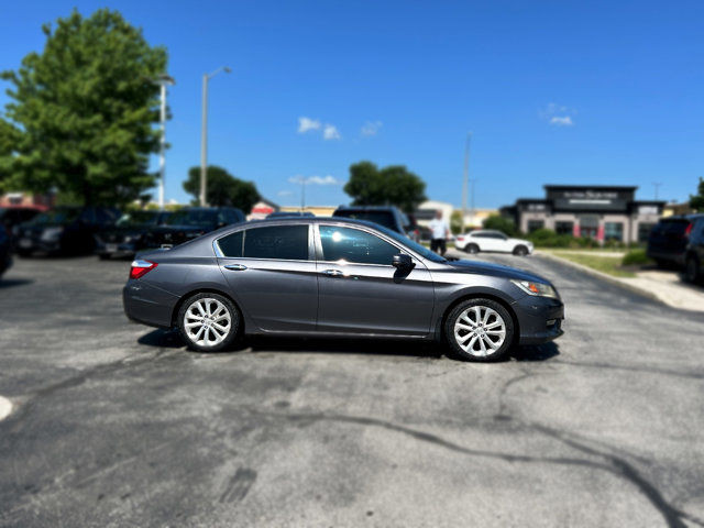 2014 Honda Accord Sedan Touring | Leather in Cars & Trucks in Hamilton - Image 4