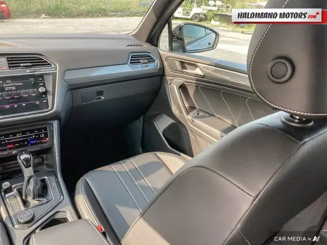 2022 Volkswagen Tiguan Comfortline R-Line Black Edition in Cars & Trucks in Hamilton - Image 29