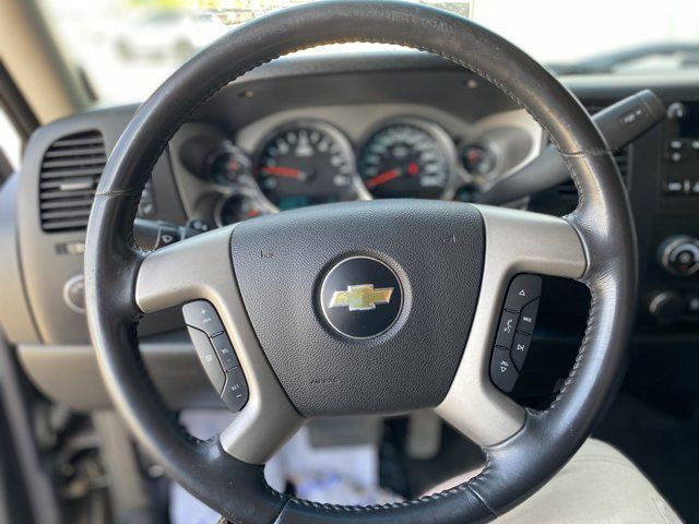 2011 Chevrolet Silverado 1500 LT Cruise|AC|CD Player in Cars & Trucks in Red Deer - Image 4