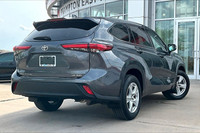 FINANCE OR LEASE PURCHASE PRICE: $38,899 + HST + Finance/Lease Fee + Licensing CASH PRICE: $40,899 +... (image 5)