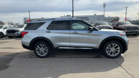 This Ford Explorer is equipped with: Leather-Trimmed Seats, Heated front seats, Heated steering whee... (image 5)