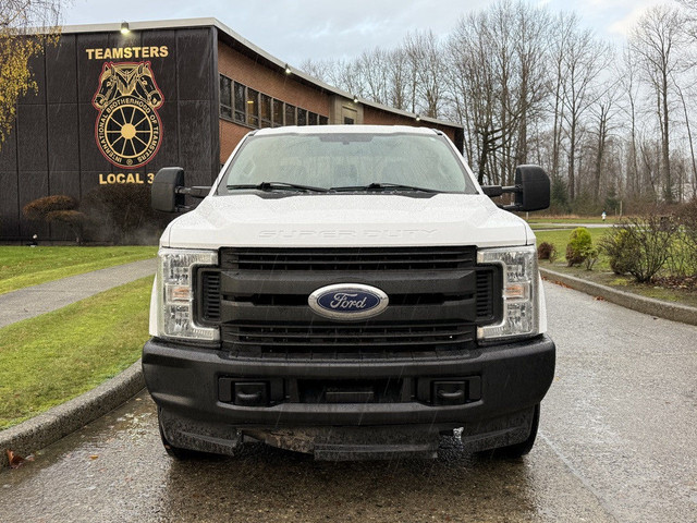 2017 Ford F-350 Super Duty Crew Cab 4x4 in Cars & Trucks in Delta/Surrey/Langley - Image 3