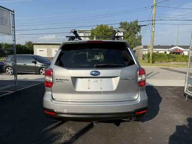 2016 Subaru Forester 2.5i Touring 4dr All-wheel Drive dans Autos et camions dans Ottawa - Image 11