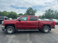 2018 CHEVROLET SILVERADO CREW CAB 4WD ! RUNS AND DRIVES GREAT , TWO SETS OF TIRES , BEING SOLD AS-IS... (image 5)
