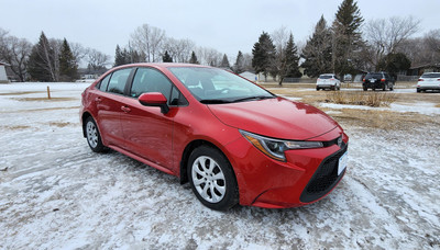 2021 Toyota Corolla LE /ACCIDENT FREE + ONE OWNER/BACK UP CAM/ L