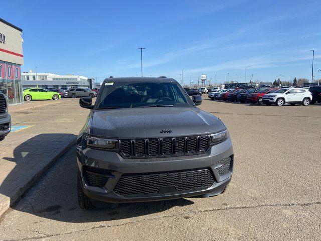 2025 Jeep Grand Cherokee Altitude in Cars & Trucks in Lloydminster - Image 2
