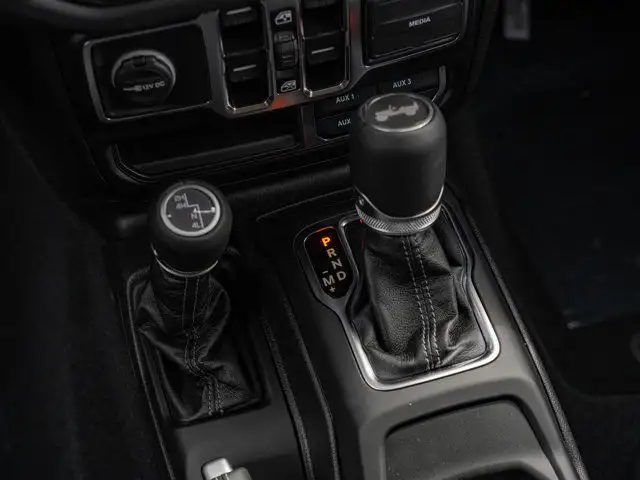 2025 Jeep Wrangler Sahara in Cars & Trucks in Barrie - Image 29
