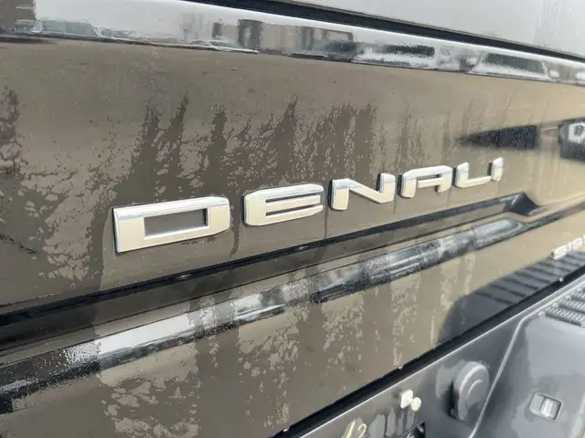 2022 GMC Sierra 1500 Denali in Cars & Trucks in Edmonton - Image 9