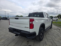 Engine: 8 Cylinder Engine 6.2L/376CI L/100Km City: 16.7 L/100Km Hwy: 14.1 Safety Equipment Daytime R... (image 4)