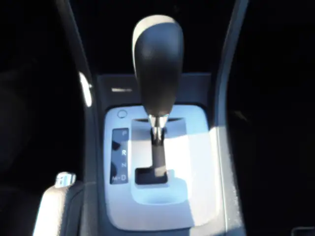 Subaru Impreza Premium 2016 in Cars & Trucks in City of Montréal - Image 38
