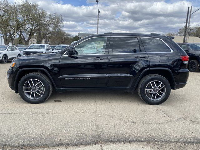 2021 Jeep Grand Cherokee Laredo | Heated Seats | Power Liftgate in Cars & Trucks in Edmonton - Image 2