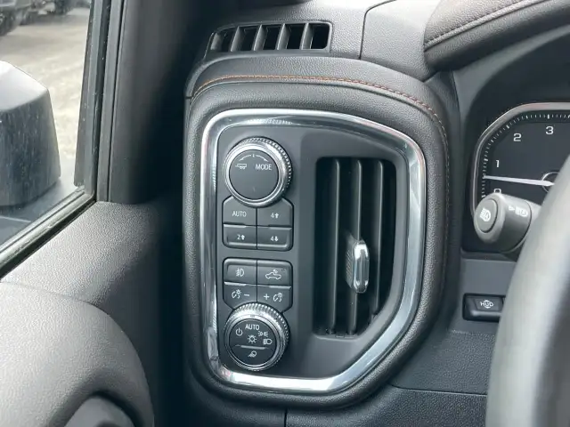 2023 GMC Sierra 2500HD in Cars & Trucks in Oakville / Halton Region - Image 26