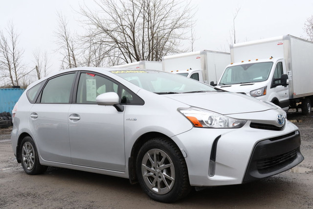 2015 Toyota Prius v TRES BON PRIX CAMERA DE RECUL in Cars & Trucks in City of Montréal - Image 2