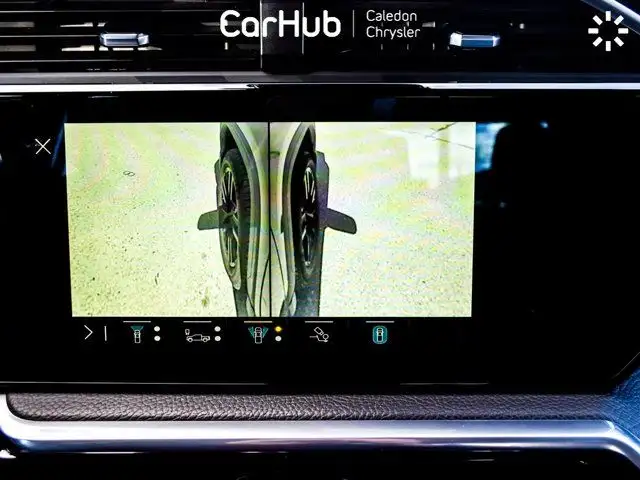 2023 GMC Sierra 1500 Denali 4WD Crew Cab 147 Diesel Sunroof in Cars & Trucks in Mississauga / Peel Region - Image 36