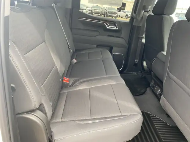 2025 GMC Sierra 1500 Crew Cab Standard Box 4-Wheel Drive SLE for in Cars & Trucks in Grande Prairie - Image 14