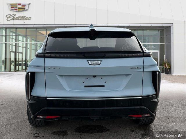 2025 Cadillac XT4 Sport 2.0L AWD | Adaptive Cruise in Cars & Trucks in Winnipeg - Image 4