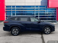 Recent Arrival! Looking for a reliable 3 row SUV? Then check out this 2023 Toyota Highlander XLE fin... (image 6)