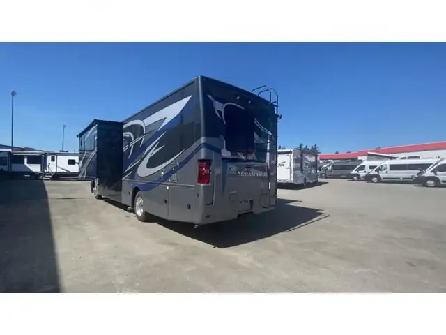 2023 Thor Motor Coach Miramar 35.2 in RVs & Motorhomes in Abbotsford - Image 9