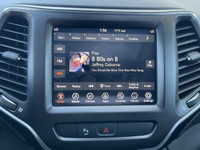 This 2019 Jeep Cherokee Trailhawk is loaded with features! Navigation, AWD, large sunroof, adaptive... (image 7)