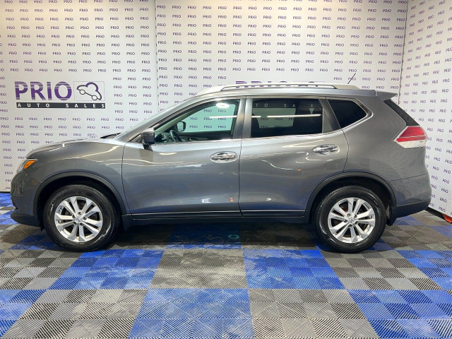 2016 Nissan Rogue in Cars & Trucks in Ottawa - Image 2