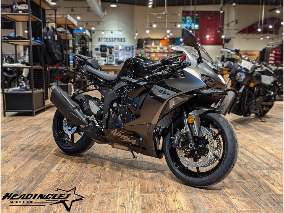 2026 Kawasaki Ninja ZX-6R // Black/Gray | Sport Bikes