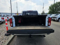 2024 GMC Sierra 3500HD 4WD Crew Cab 159" SLE, 6.6L V8 Gas, SLE Convenience Package, X31 Off Road Pac... (image 4)