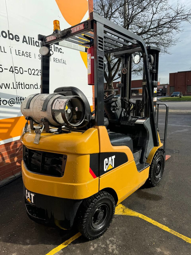 2006 FORKLIFT CAT LPG 2006 SKU#252260 P3500 with 3500 lbs capaci in Heavy Equipment in Mississauga / Peel Region - Image 4
