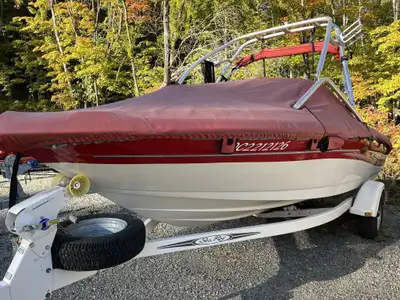 Remorque, Toile rapide, Tour de Wakeboard haut de gamme, Tapis amovible, Radio, Roue de secours. Inf...