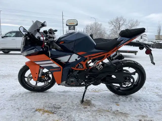 2024 KTM RC 390 in Street, Cruisers & Choppers in Calgary - Image 6