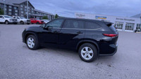 All Wheel Drive. Cloth Interior. Touchscreen. Bluetooth. Rear View Backup Camera. Push Button Start.... (image 6)