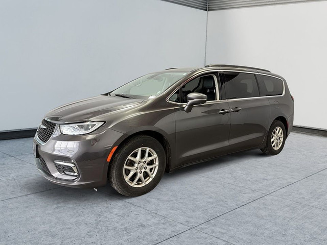 2022 Chrysler Pacifica Touring L 8 PASSAGERS Theater Family grou in Cars & Trucks in Laval / North Shore - Image 3