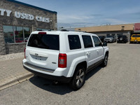 2016 Jeep Patriot 4X4 - In Bright White - Touch screen - Remote start - Sunroof - Leather seats - He... (image 3)