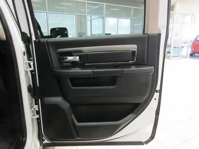 RAM 1500 2018 SPORT NIGHT EDITION CREW-CAB V8 5.7L HEMI 4X4 in Cars & Trucks in Lévis - Image 17
